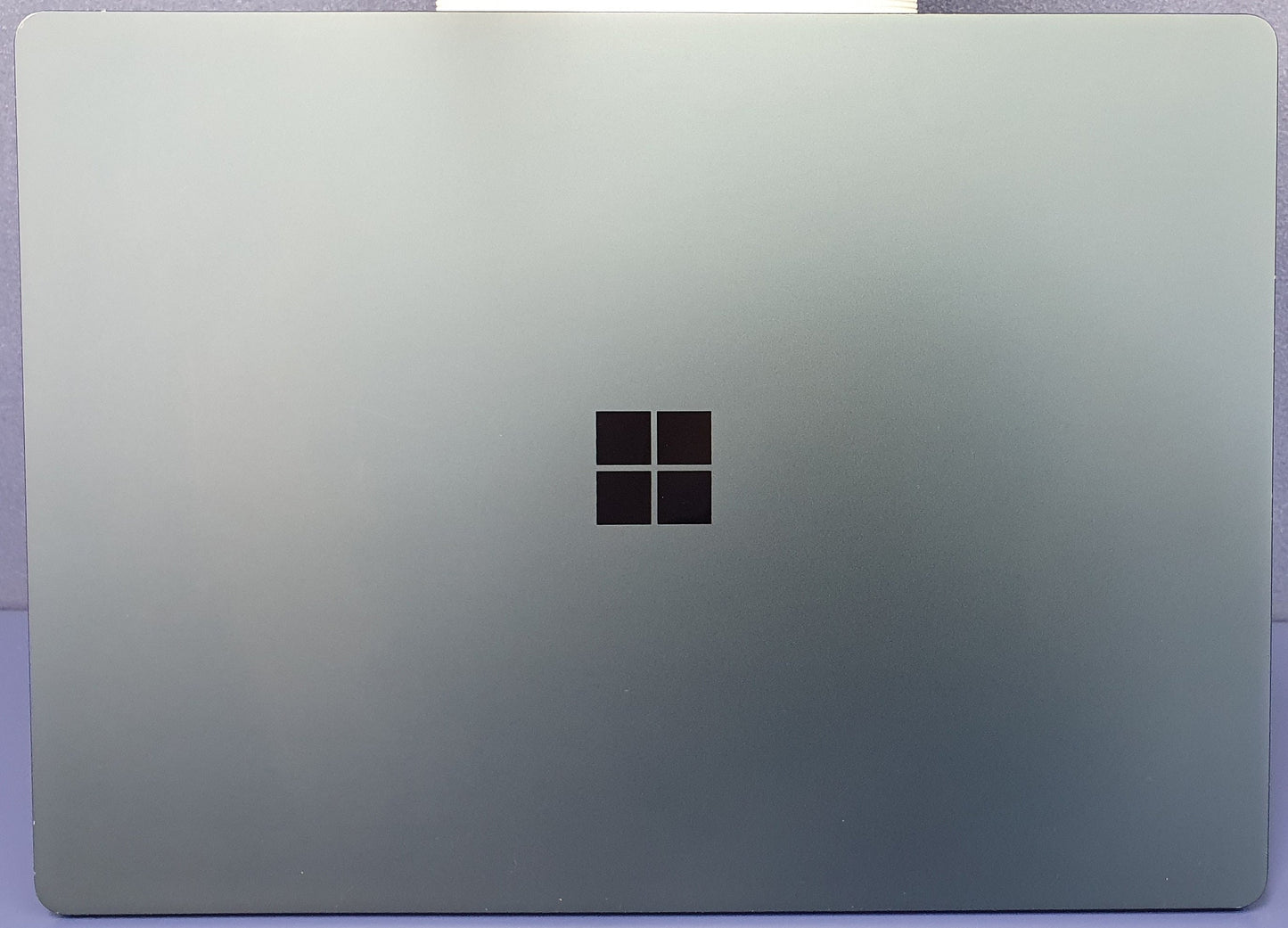 Microsoft Surface Laptop 2 - i7 8th Gen - 8GB RAM - 256GB SSD - 13.3" 2k Touch Display - Windows 11 Home