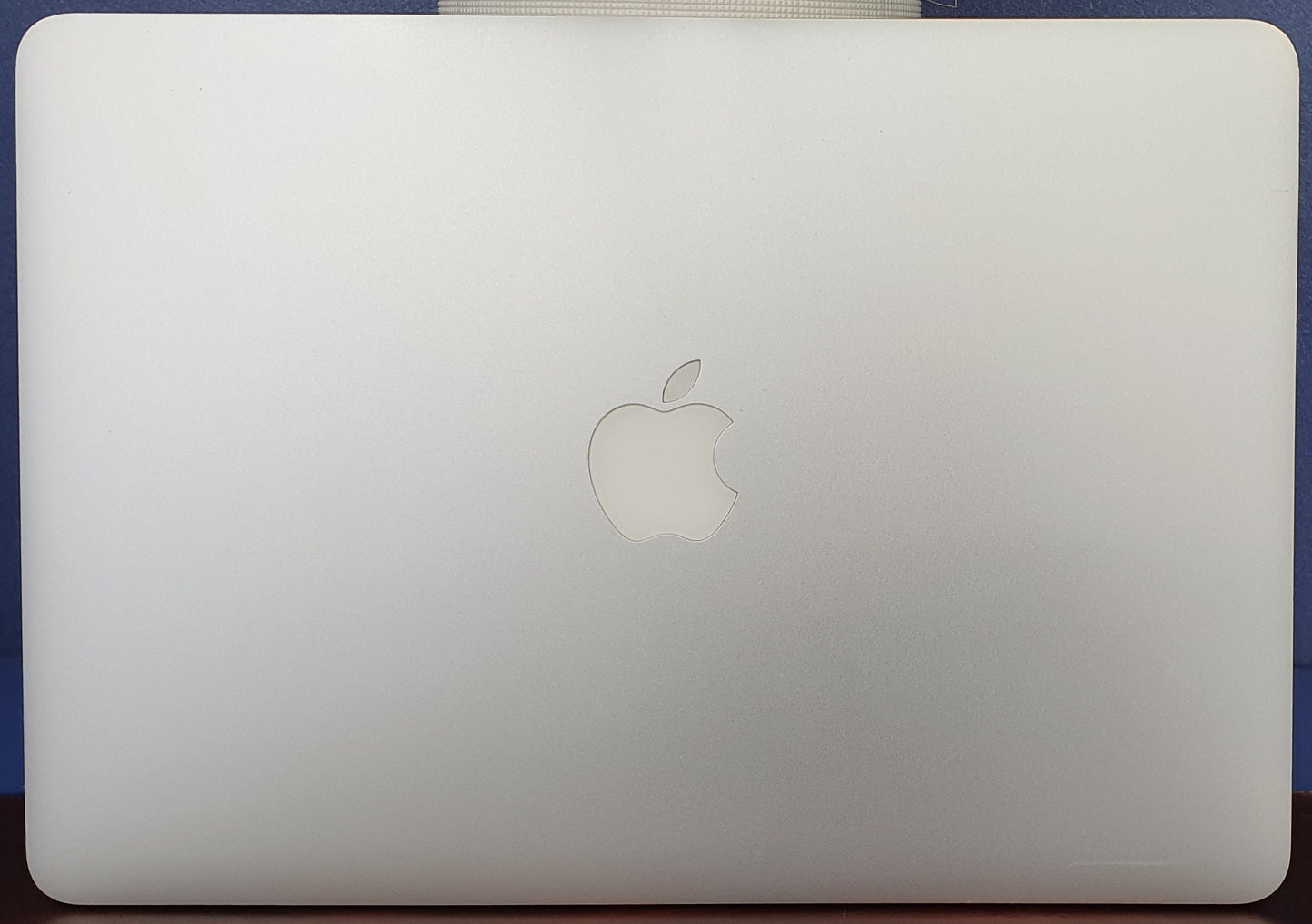 2017 i5 Macbook Air - 8GB RAM - 128GB SSD - macOS Monterey